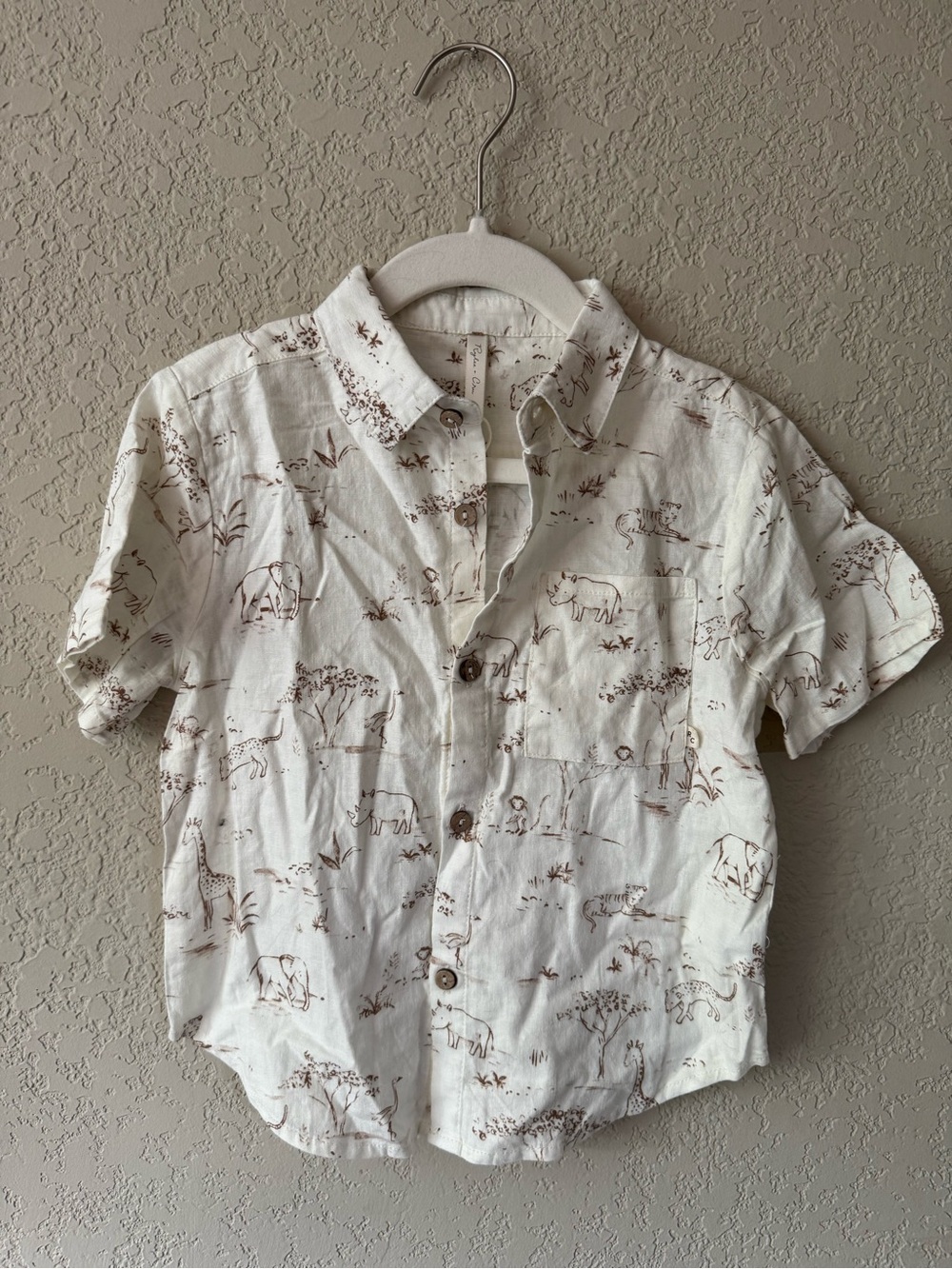 Rylee + Cru White Short-Sleeve Button-Down Shirt with Brown Animal Sketch Print